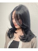 #レイヤーカット　#ブルーブラック　#ミディアムレイヤー