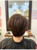 ふんわり軽い大人の透け色ショート