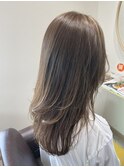 細めハイライト　ロングレイヤースタイル