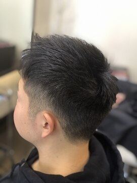 ヘアメイク サン(Hair Make Sun) ナチュラルアップバング × ソフトフェード