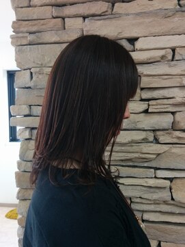 ヴォーロ レジェンダ 落ち着いた雰囲気のレイヤーボブ