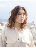 ルク(RUKU)&nbsp;レイヤーロング/２０代３０代４０代ミディアムヘア/パーマ