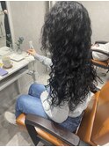 黒髪ロングブラックヘア風スパイラルパーマネオソバージュ