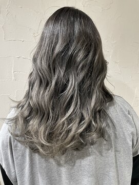 イロン(iroN) 30代女性　グレージュ