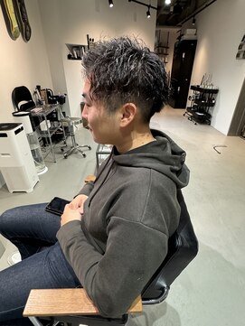 イズ(iss) [Mizuki指名限定]ビジネスマン必見ツイストスパイラルパーマ