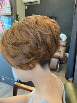 アンバー(amber) 刈り上げヘアー