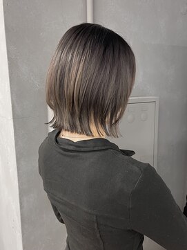 エクレア 岡山イオン前ハレまち通り(eclair.) ウルフ風ボブ