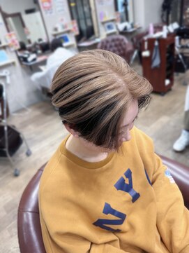 ハピネス 王寺店(Happiness) 刈り上げショート 白髪ぼかし くすみベージュ ハンサムマッシュ