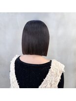 切りっぱなしミニボブ切りっぱなしボブ縮毛矯正