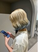 ハイトーンボブ 裾カラー ブルー