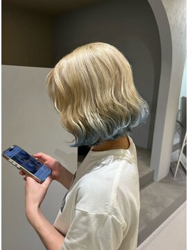 ワークスヘアー(WORKS HAIR) ハイトーンボブ 裾カラー ブルー