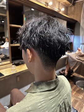 メンズココ 日本橋店(MENS COCO) ブルーブラックセンターパート刈り上げ