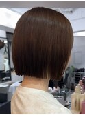 大人ボブ　切りっぱなしボブ　アッシュカラー　縮毛矯正　美髪