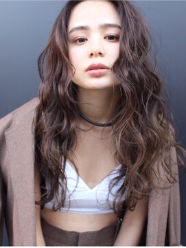 ソルトウォーター(SALT WATER) SUSAKI 外国人風ホワイトグレージュ×ハイライト 波ウェーブ