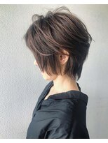 大人女性に人気のショートヘア