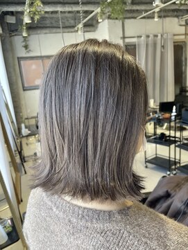 インク(inc) グレージュ/切りっぱなしボブ／外ハネ