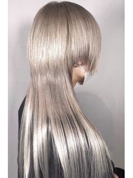 トリットフューアトリット(Hair & Make studio Tritt fur Tritt) White layer cut