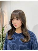 オリーブベージュ