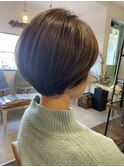 丸みのある可愛らしいショートスタイル