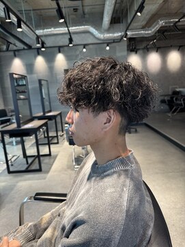 スタッド 松戸(stud. Men‘s) 刈り上げラウンドマッシュ×波巻きツイスパMIXパーマ