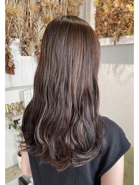 フロール(florun) 顔周りレイヤー×ロングスタイル×モカカーキーカラー