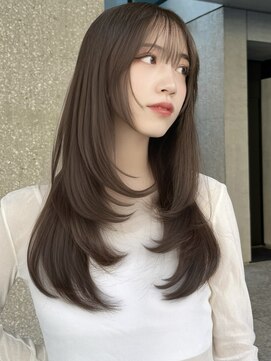 ローネス(LONESS) 顔まわりレイヤーでつくる透明感ベージュ