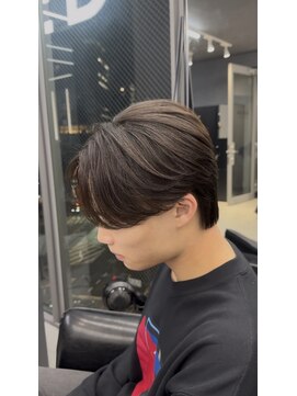 MEN’S HAIR/センターパート/襟足ありセンターパート