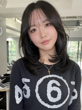 トイ(TOI) ミディアムハイレイヤーカット/グレーブラック