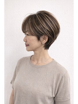 ウル(ulu) ハイライト　名東区　ショート　レイヤー　ロング　白髪ぼかし