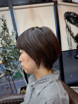 コモレビ(komorebi) 【山本智文】大人女性ショートカット