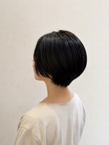 ウミト(Umito)&nbsp;大人の丸みショートボブ×ツヤ暗髪