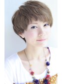 バレイヤージュアッシュカラーツヤ感ノーブル前下がりショート