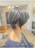 ダークアッシュ白髪ぼかし大人可愛い透明感ショートイメチェン