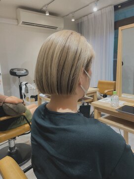 クラップス 上大岡(CLAPS) ハイトーン/ベージュ/切りっぱなし/ミニボブ/【1ブリーチ】