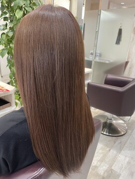 王道のストレートベージュ