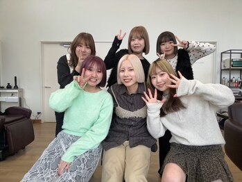 デコル(DecoL.)の写真/女性スタイリスト多数！丁寧なカウンセリングで理想を形に◎アットホームな空間でリラックス♪