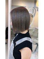 トワ バイ ルート(TOWA by Root)&nbsp;軽い仕上がり、切りぱなしボブ