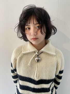 シイ(SIE) ボブ巻き髪スタイル