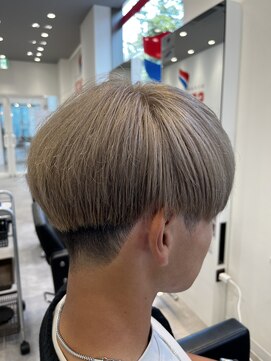 オーシャントーキョー 仙台(OCEAN TOKYO) ハイトーンベージュブリーチマッシュ刈り上げ眉毛仙台