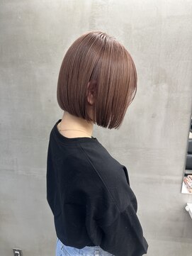 アンバー(UMBER) ピンクベージュ 全頭ブリーチ