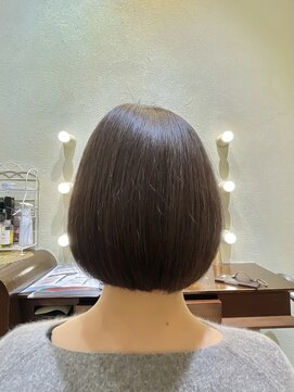 エルサフィロ ヨドヤバシ(el zafiro yodoyabashi) 【el zafiro yodoyabashi】大人女性丸み艶々ボブスタイル