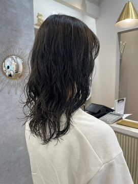 ポジ(poji) ブルーブラック　透明感カラー　艶髪　ハイライト　パーマ