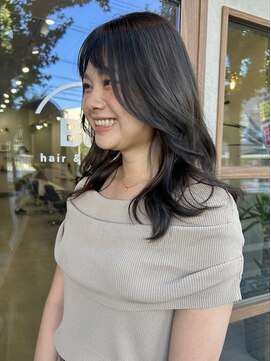 ベック(Bec) 上品なカーキグレージュ