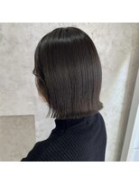 フレームス(FRAMES)&nbsp;切りっぱなし/外ハネ/外ハネウエーブ/アッシュブラウン