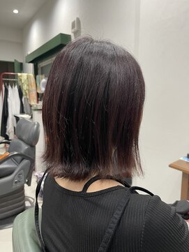 フー バイ セリナ(Fuu.by serina) カジュアル感◎ 外ハネピンクカラー