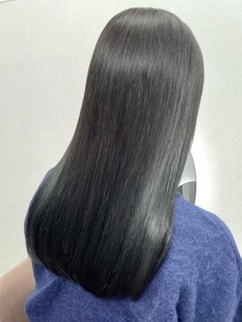 ディスイズ(thisis) 髪質改善縮毛矯正/ナチュラルグレイ【thisis moe】