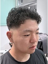 レリンク バイ コッミナム(LeLink by COMiNUM)&nbsp;ワイルドな色気漂う極道パーマ×フェードスタイル