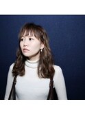 ニットやコートに合わせた厚みロングヘア