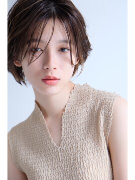 ラレイ(Lalei) 【ささきまさき】耳かけマニッシュショート×フォギーベージュ