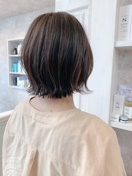 キャアリー(Caary) 福山市美容室Caary人気 チャコールグレーカラー艶外ハネボブ